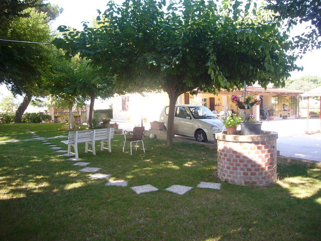 Agriturismo Al Rifugio Divino Belvedere Ostrense Exterior foto
