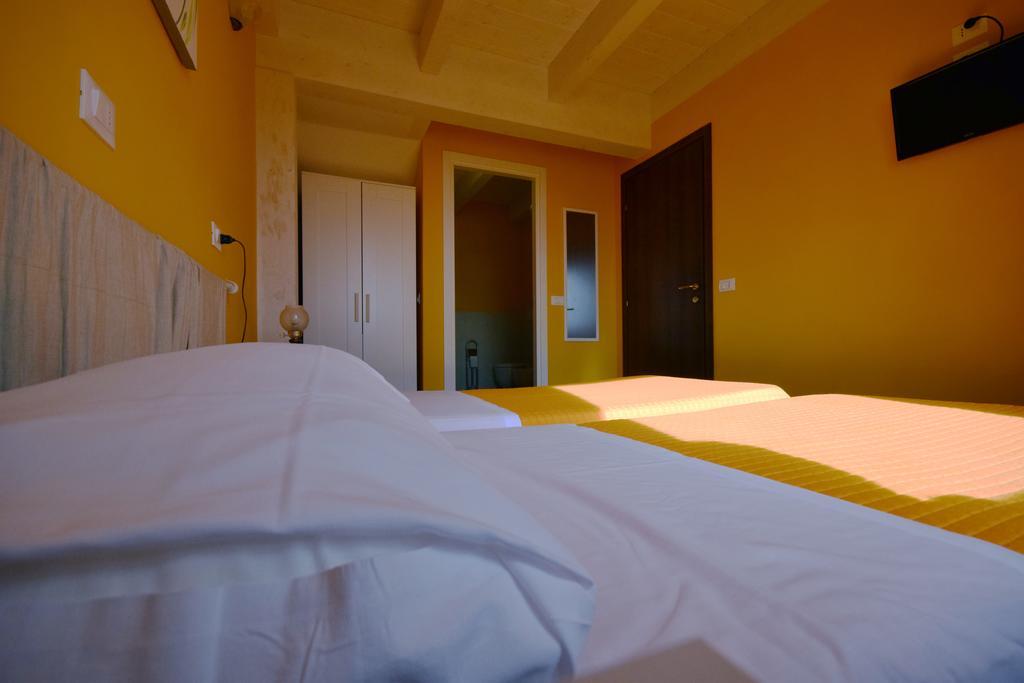 Agriturismo Al Rifugio Divino Belvedere Ostrense Exterior foto